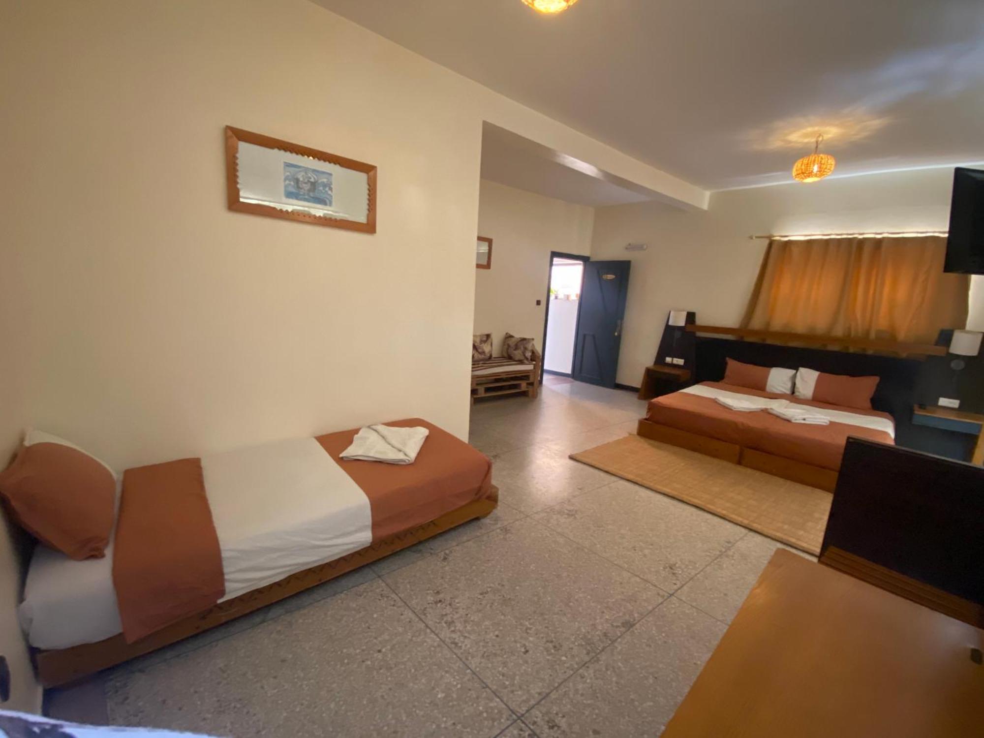 Bed and Breakfast Adventurekeys Surf Yoga Cowork Taghazout Esterno foto